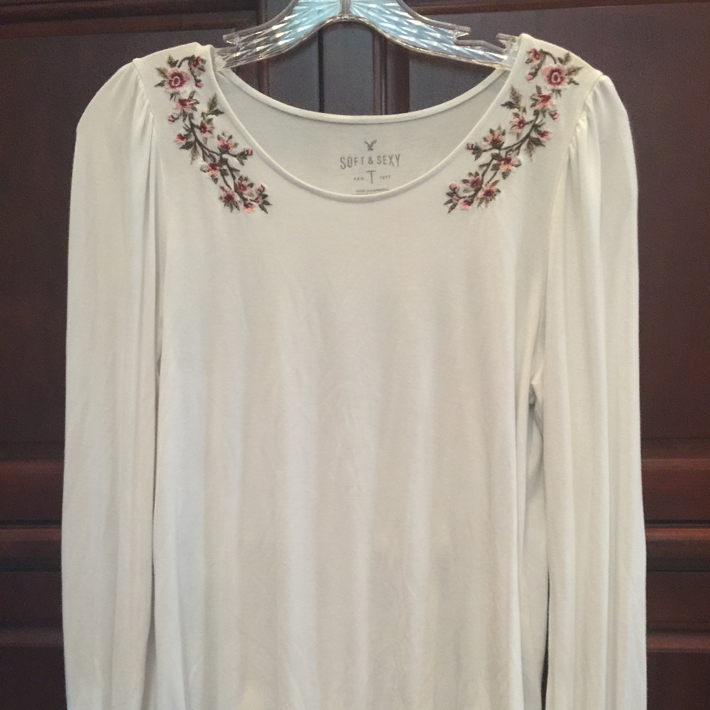 American Eagle Long Sleeve Top Size Medium